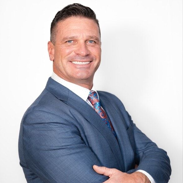 Land Listing Agent Photo