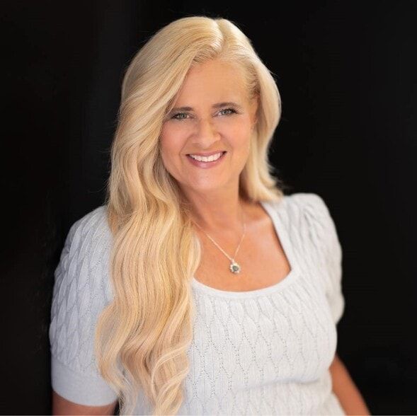 Land Listing Agent Photo