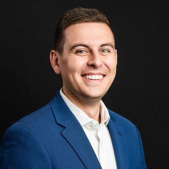 Land Listing Agent Photo