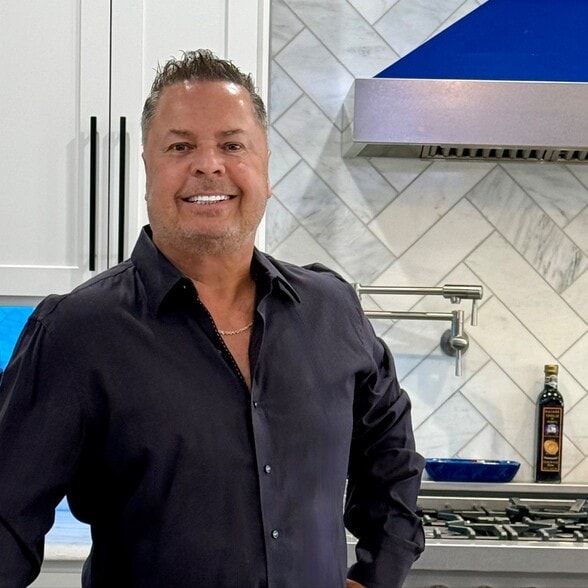 Land Listing Agent Photo