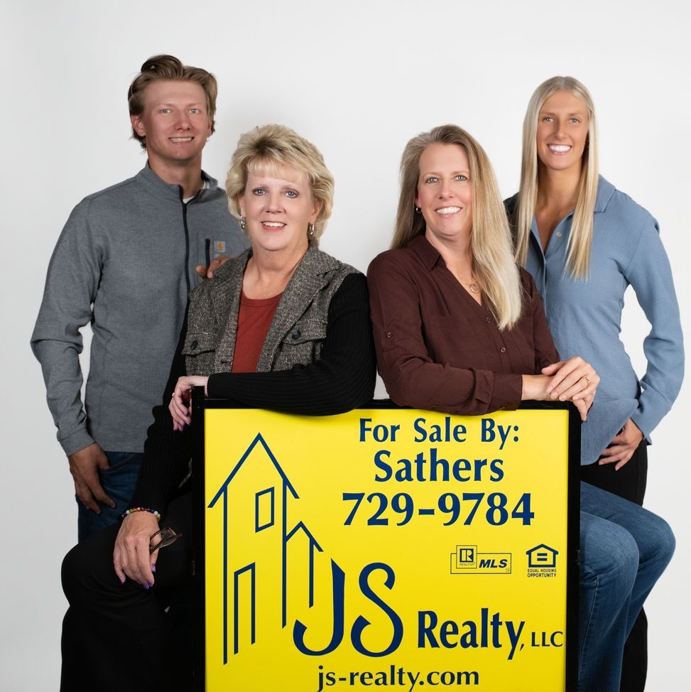 Land Listing Agent Photo