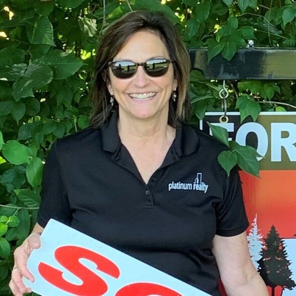 Land Listing Agent Photo