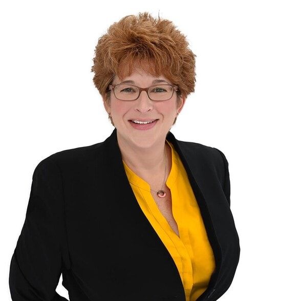 Land Listing Agent Photo