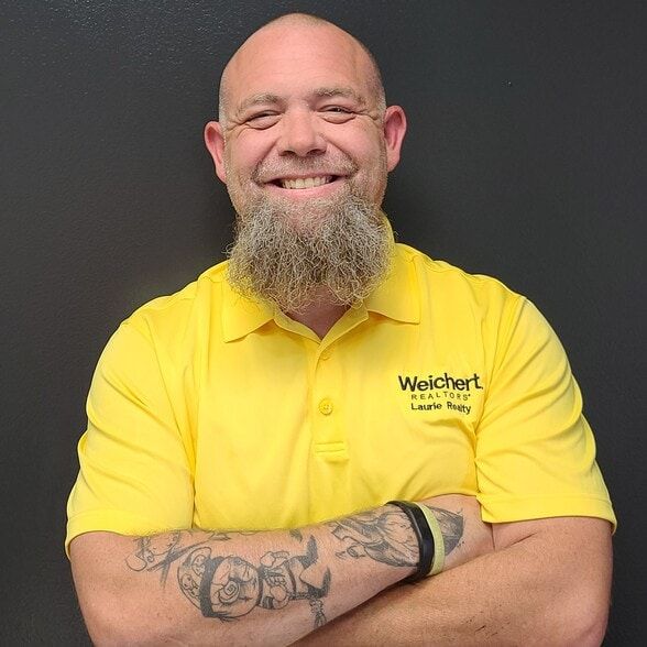 Land Listing Agent Photo