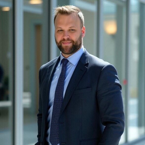 Land Listing Agent Photo