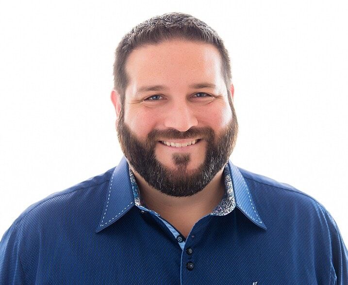 Land Listing Agent Photo