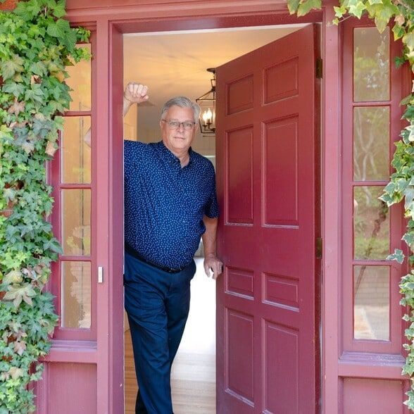 Land Listing Agent Photo