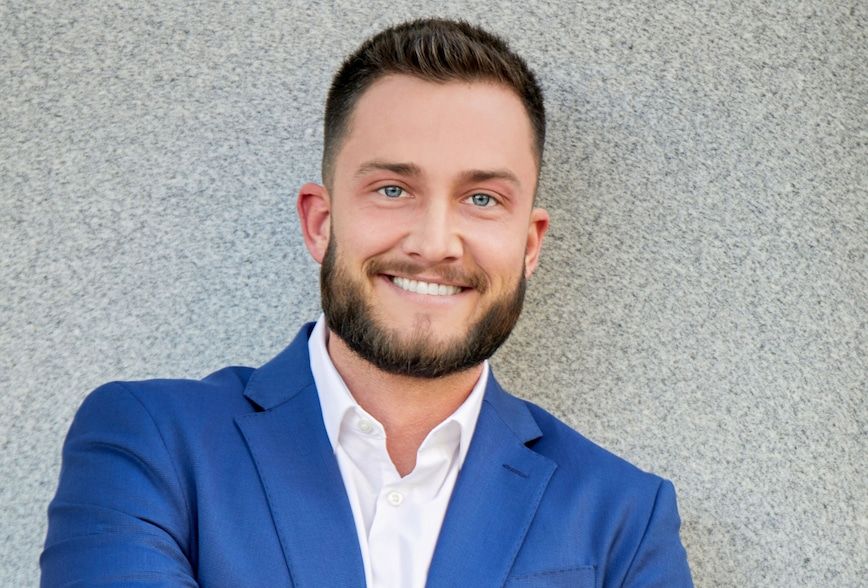 Land Listing Agent Photo