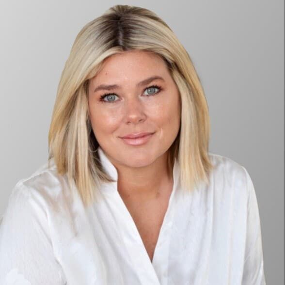 Land Listing Agent Photo