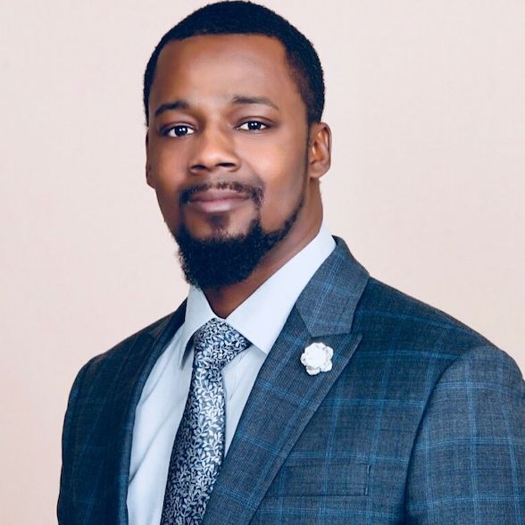 Land Listing Agent Photo