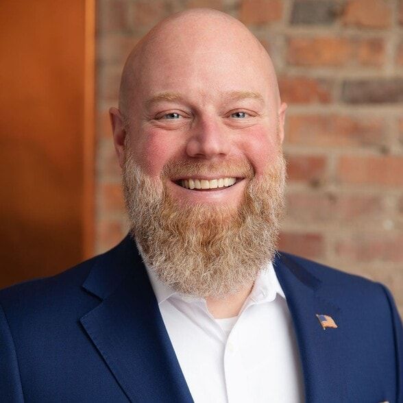 Land Listing Agent Photo