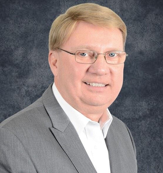 Land Listing Agent Photo