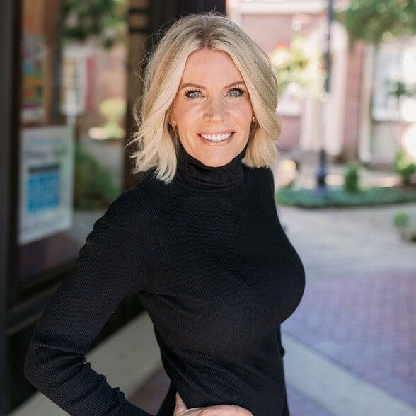 Land Listing Agent Photo