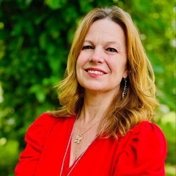 Land Listing Agent Photo