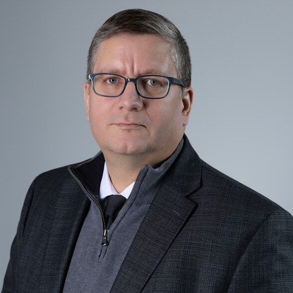 Land Listing Agent Photo