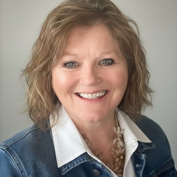 Land Listing Agent Photo