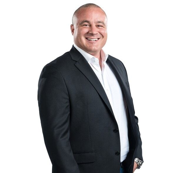 Land Listing Agent Photo