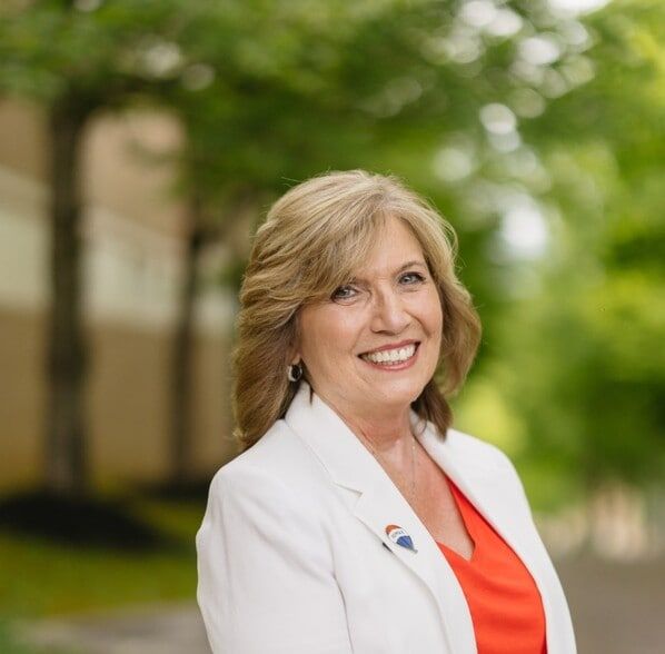 Land Listing Agent Photo