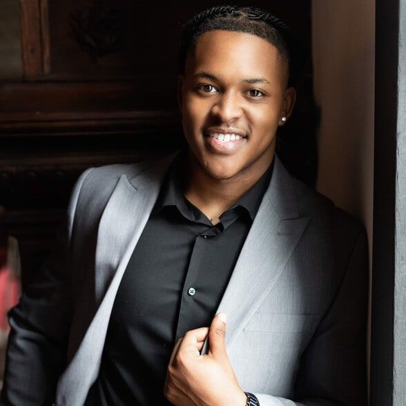 Land Listing Agent Photo