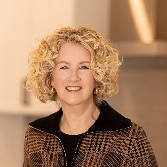 Land Listing Agent Photo