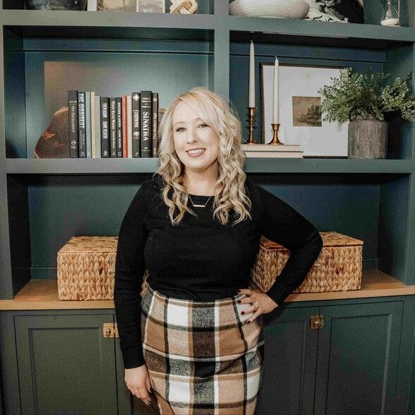 Land Listing Agent Photo