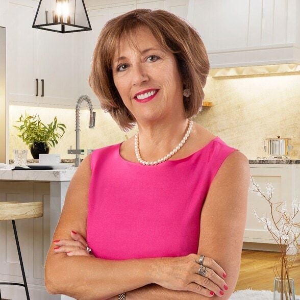 Land Listing Agent Photo