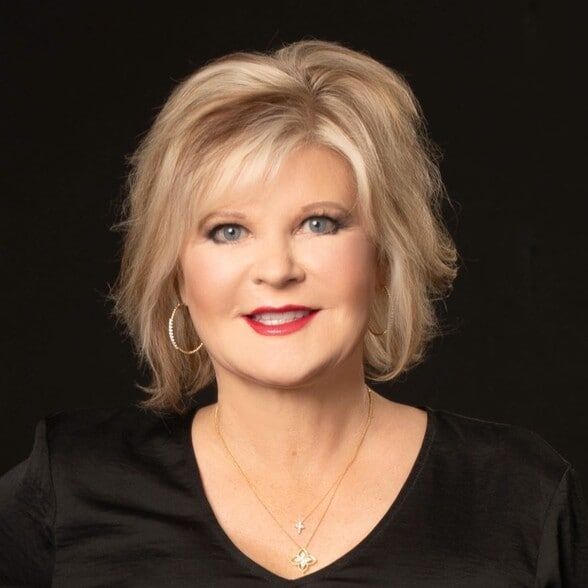 Land Listing Agent Photo