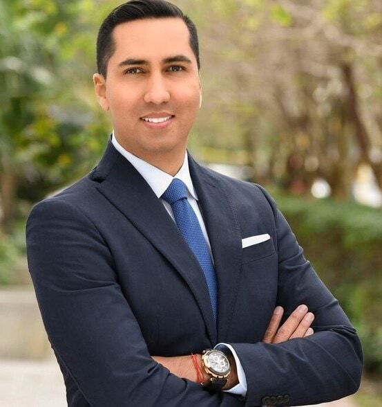 Land Listing Agent Photo