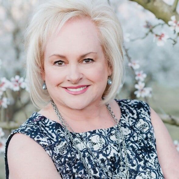 Land Listing Agent Photo