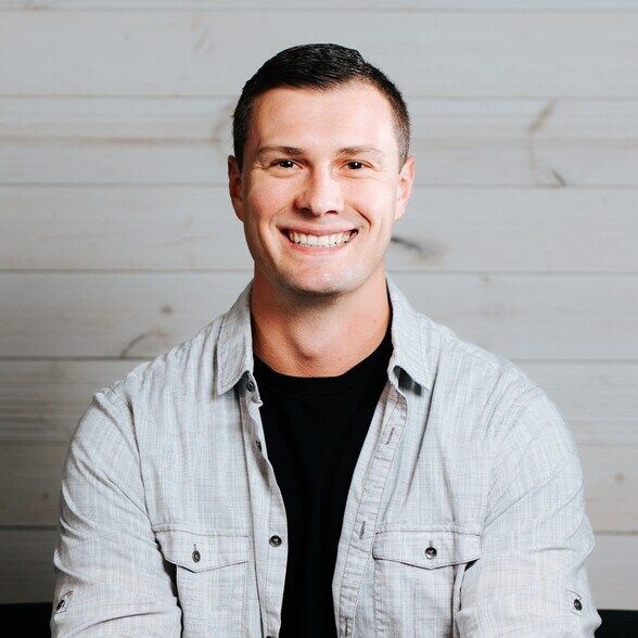 Land Listing Agent Photo