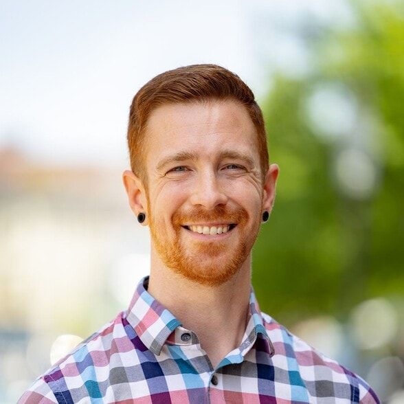 Land Listing Agent Photo