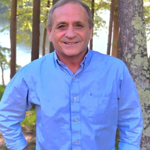 Land Listing Agent Photo