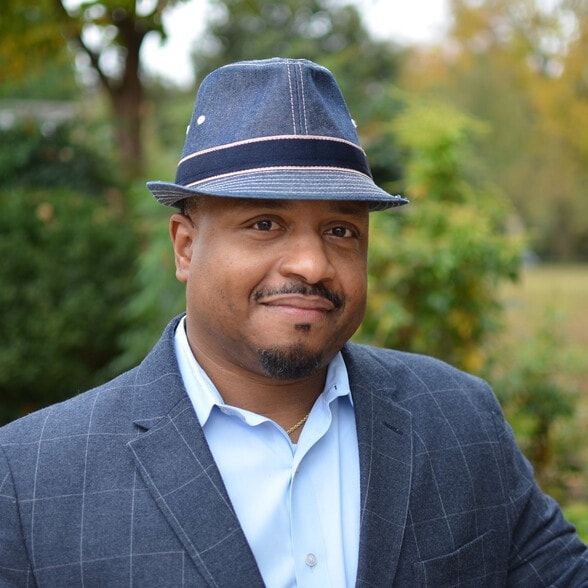 Land Listing Agent Photo