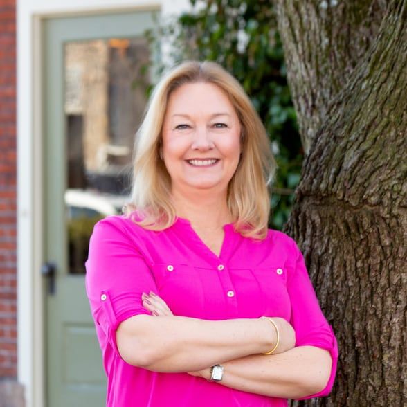 Land Listing Agent Photo