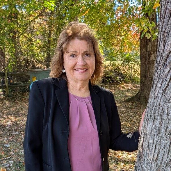 Land Listing Agent Photo