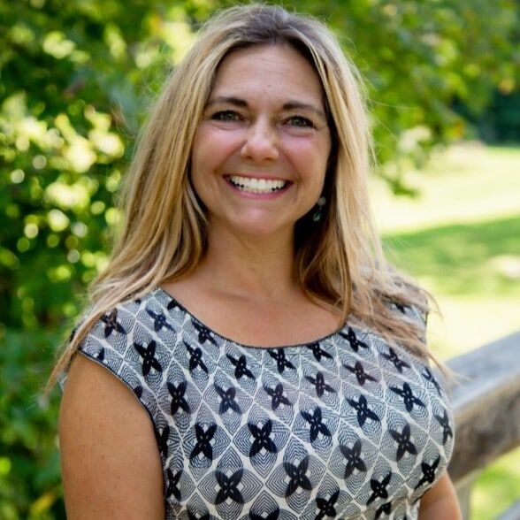 Land Listing Agent Photo