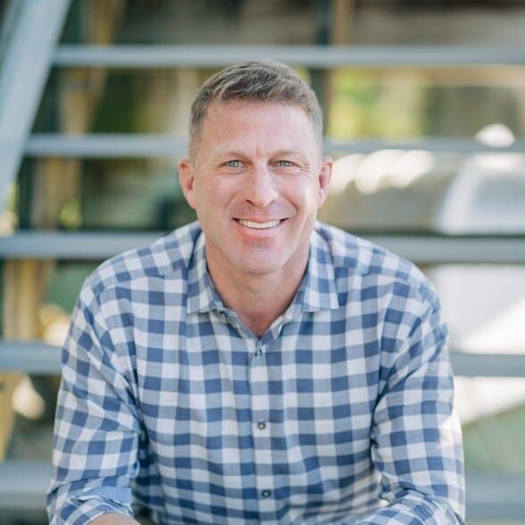 Land Listing Agent Photo