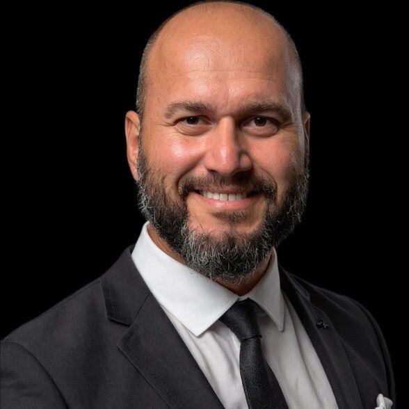 Land Listing Agent Photo