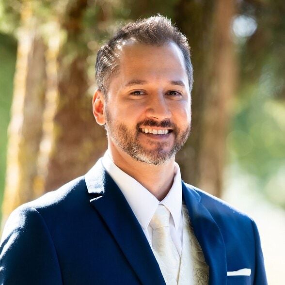 Land Listing Agent Photo