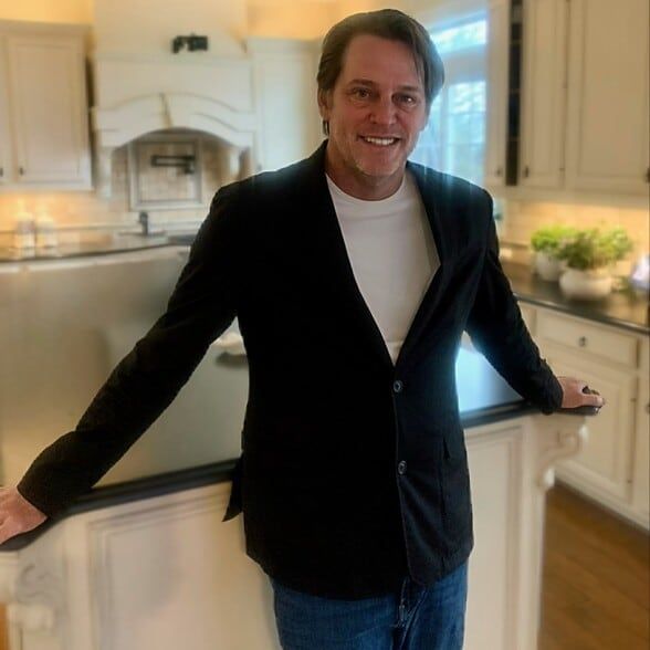 Land Listing Agent Photo