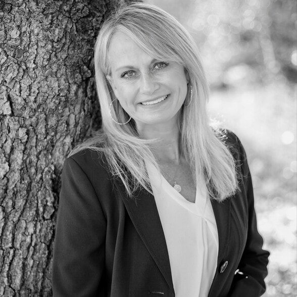 Land Listing Agent Photo