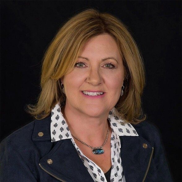 Land Listing Agent Photo