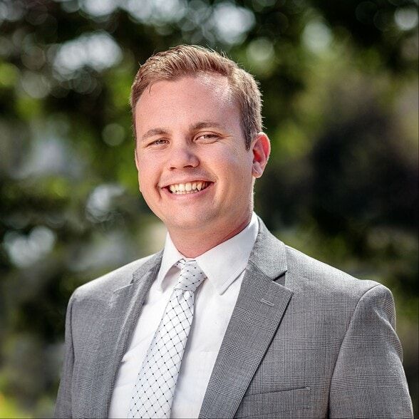 Land Listing Agent Photo