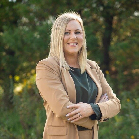 Land Listing Agent Photo
