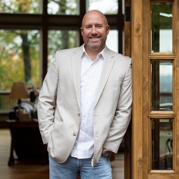 Land Listing Agent Photo