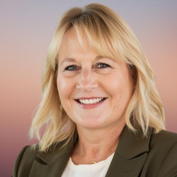 Land Listing Agent Photo