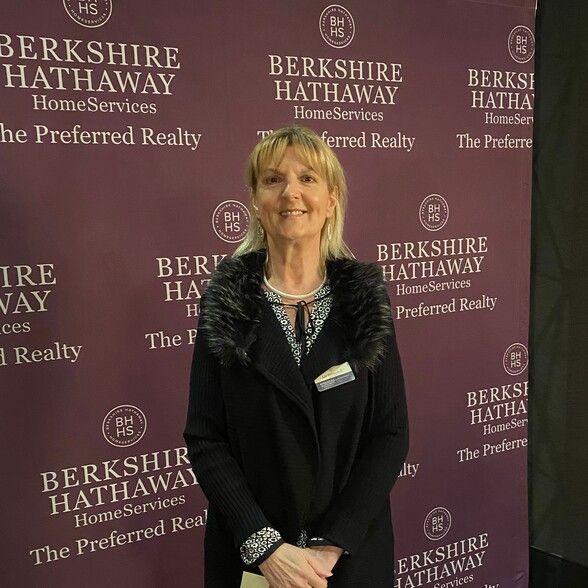 Land Listing Agent Photo