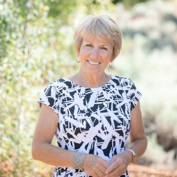 Land Listing Agent Photo