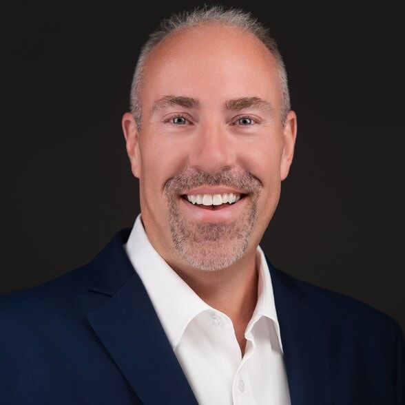 Land Listing Agent Photo