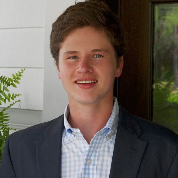 Land Listing Agent Photo